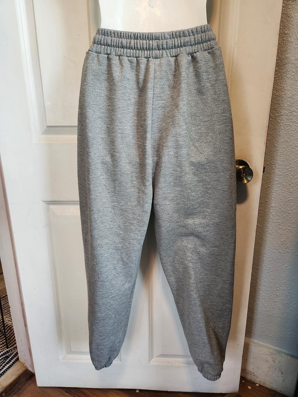 Classic Grey Women's Sweatpants - Comfortable Everyday Joggers